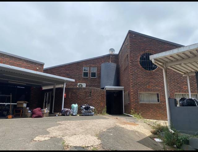 4 BEDROOM HOUSE FOR SALE IN MANOR GARDENS